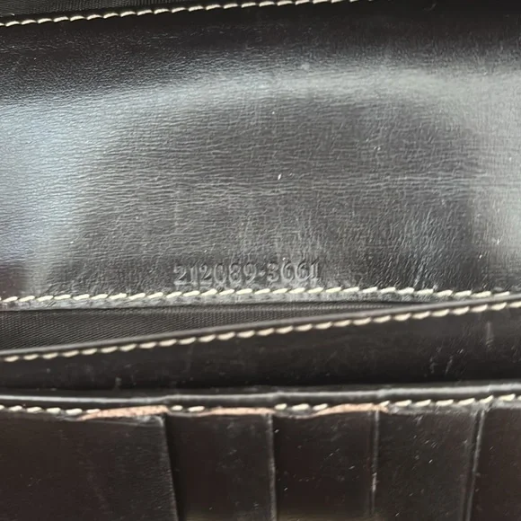 Old well loved GUCCI WALLET MONOGRAM - Picture 6 of 6